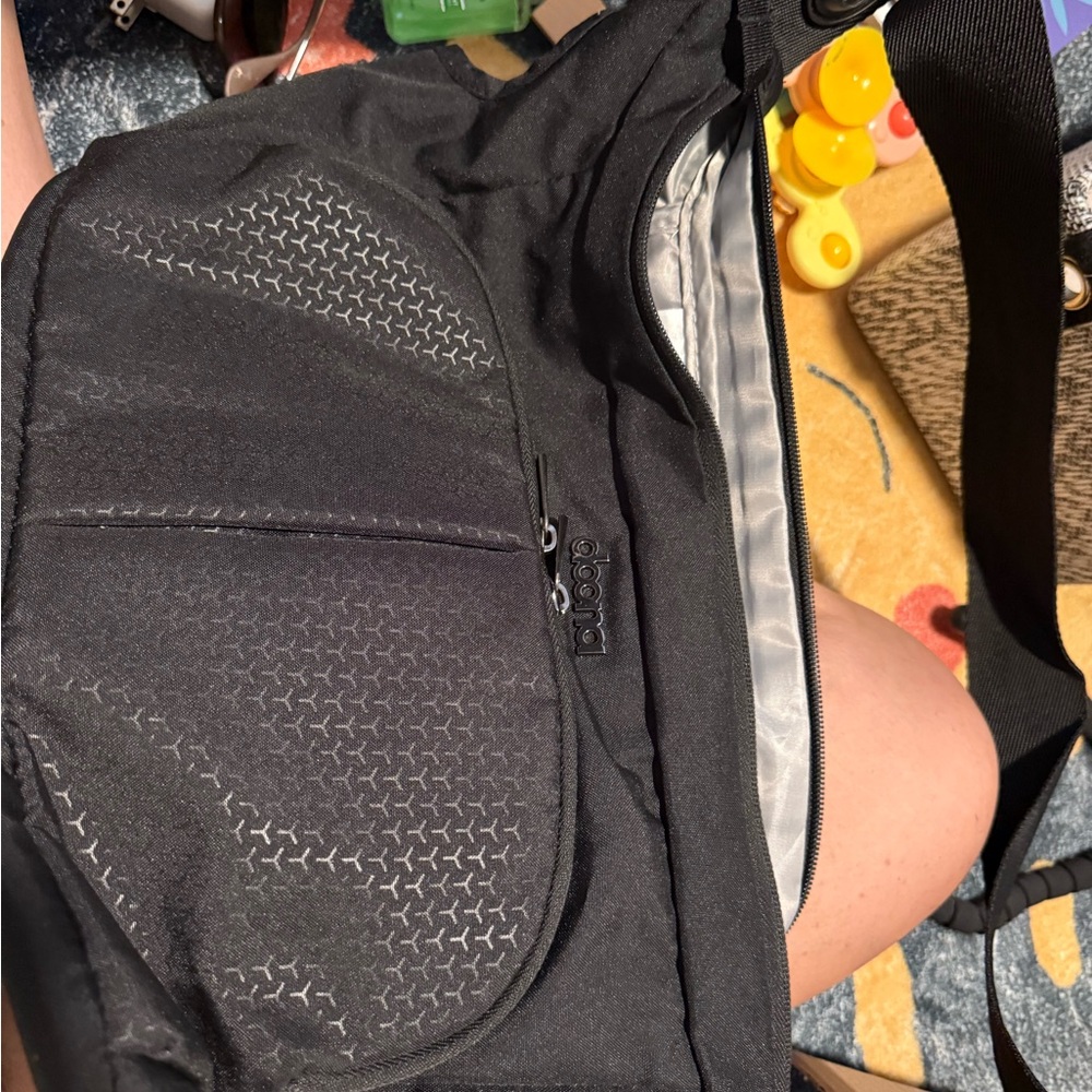 Doona diaper bag *hooks onto Doona